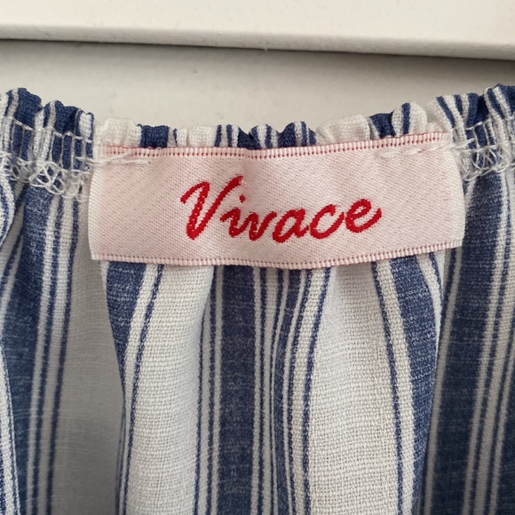 Blue and white pinstriped crop top - Picture 3 of 3